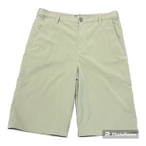 Youth Boys XL 18-20 Under Armour Khaki Tan Golf shorts Loose Fit Heat Gear
